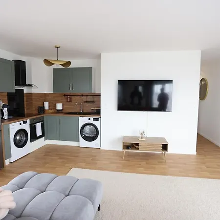 3 Bedroom 10 Min From Appartement